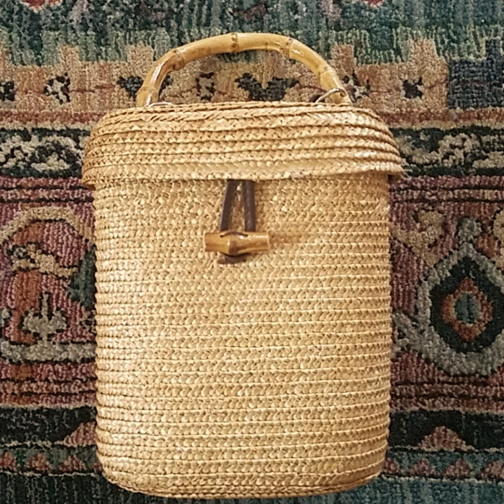 Wicker Straw Handbag wood handle Great Condition